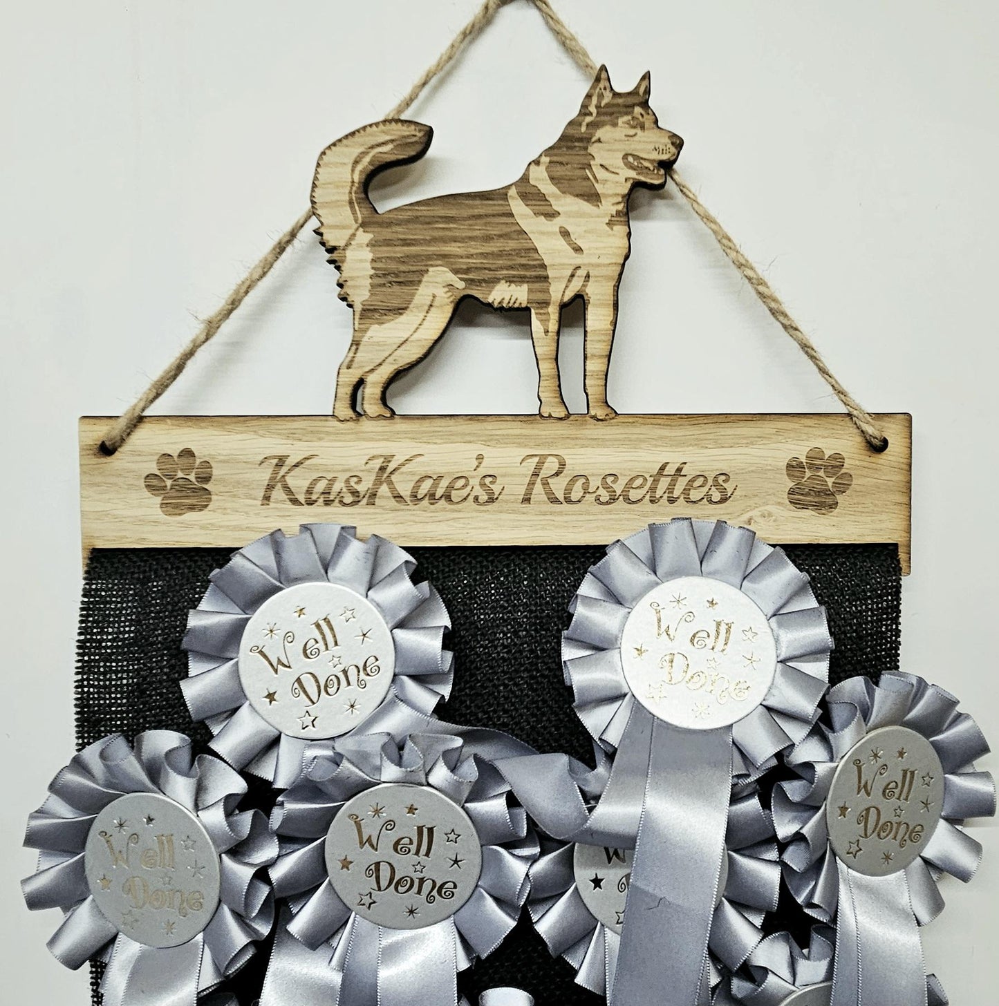 Alaskan Malamute Rosette Holder – Personalised Dog & Puppy Medal Display